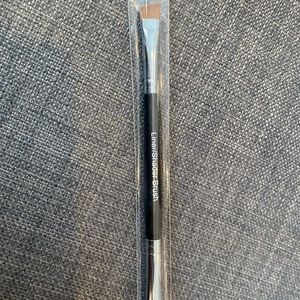 Younique liner/shadow brush